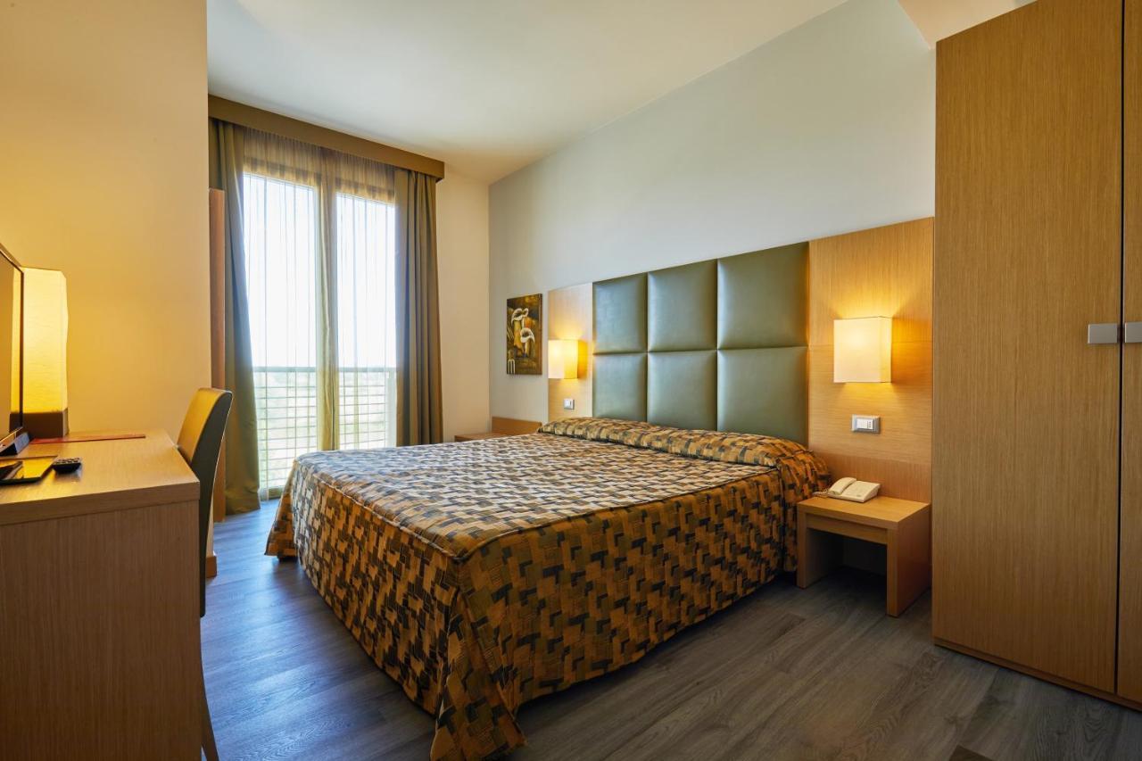 Castelmartini Wellness & Business Hotel Larciano Buitenkant foto