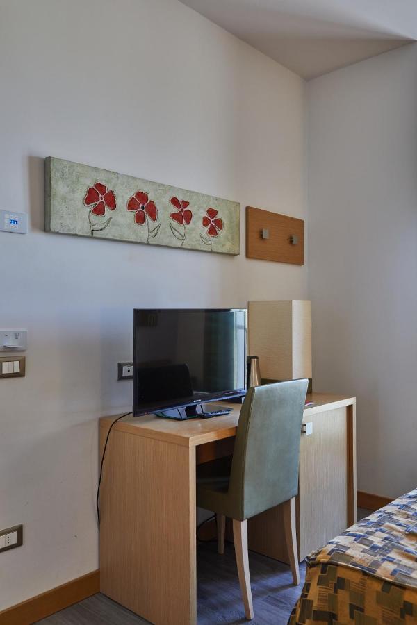 Castelmartini Wellness & Business Hotel Larciano Buitenkant foto