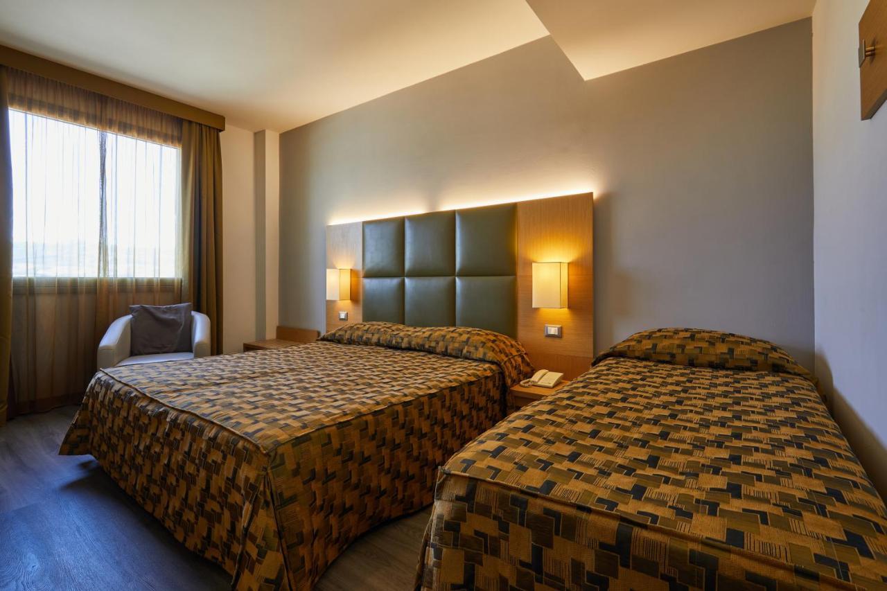 Castelmartini Wellness & Business Hotel Larciano Buitenkant foto